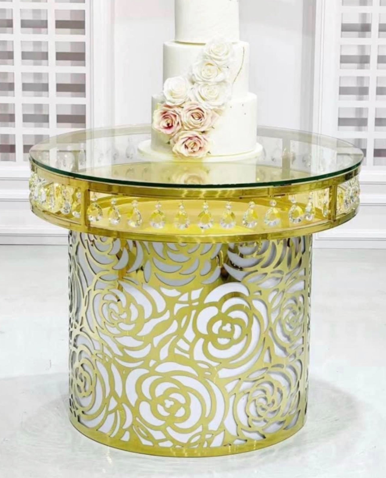 The Lotus Cake table